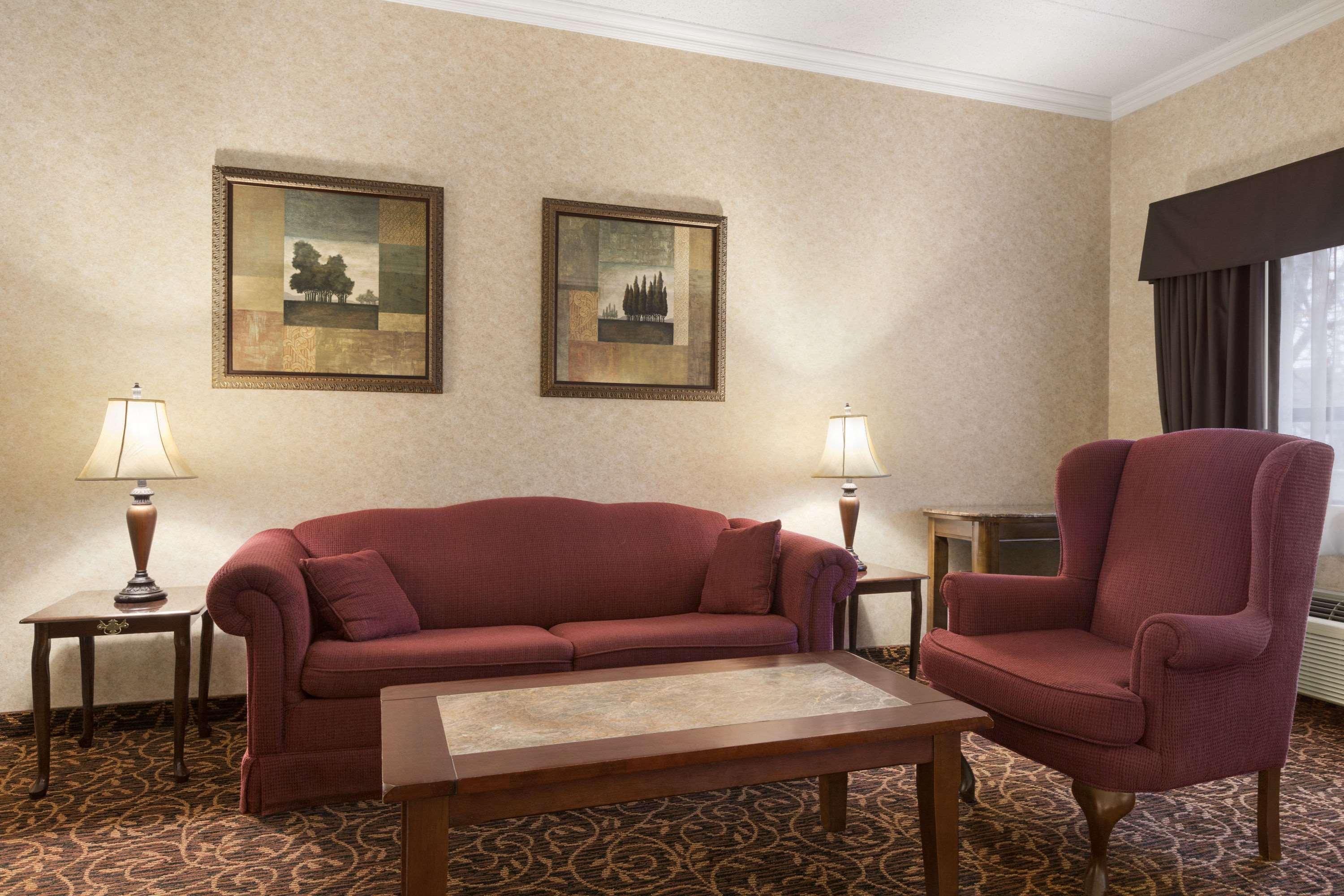 Days Inn By Wyndham Toronto East Lakeview Exteriör bild
