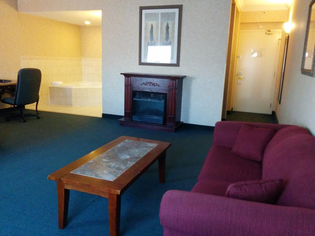 Days Inn By Wyndham Toronto East Lakeview Exteriör bild